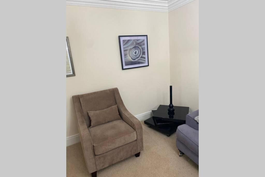 Central Spacious City Apartment Durham Extérieur photo